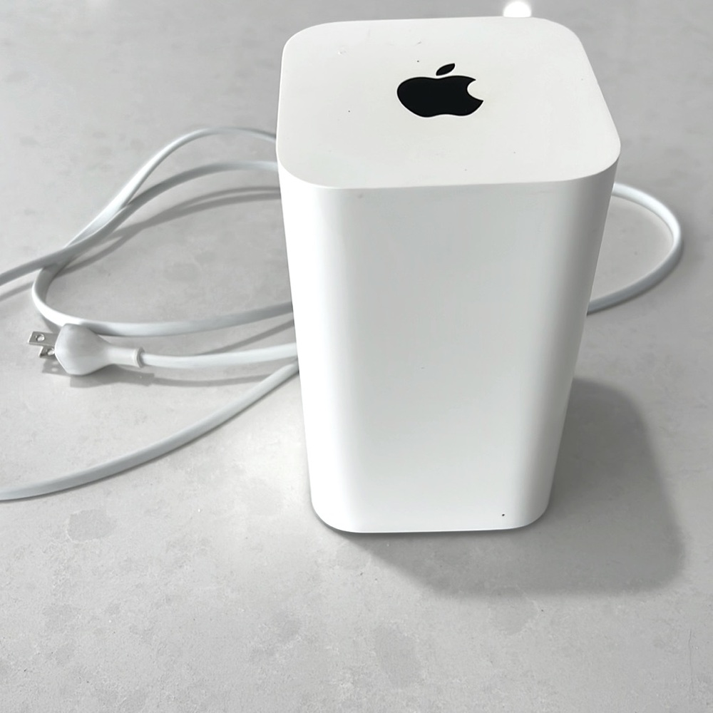 Apple AirPort Extreme Router